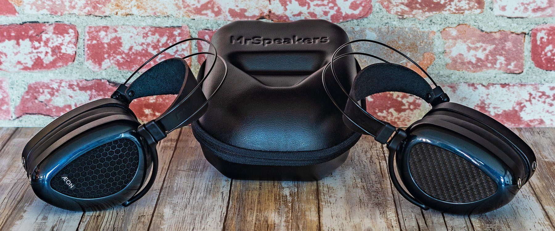 Contrarian Twins: MrSpeakers AEON Flow Open & Closed Planar Headphones - Review & Comparison